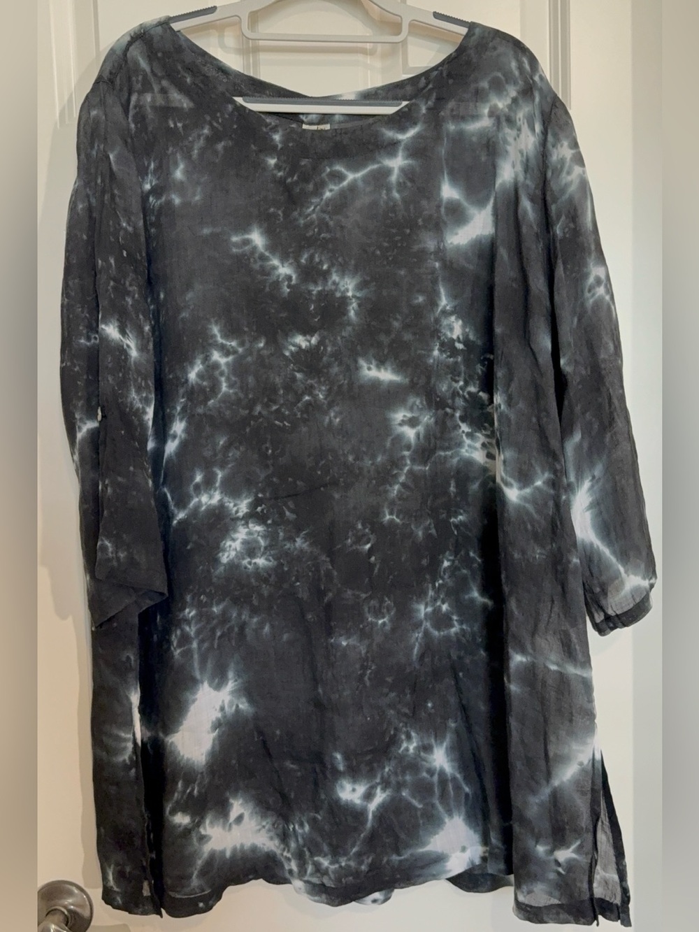 Women's Black Tie-Dye Tunic Top - Relaxed Fit